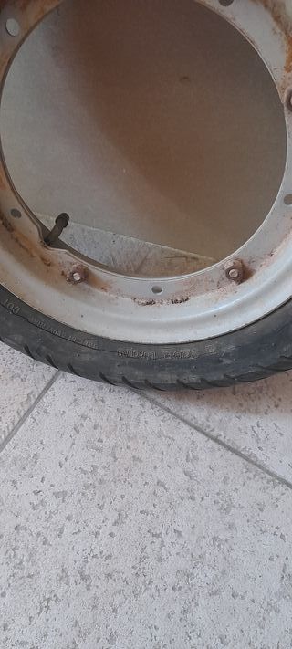 Llanta y neumático Piaggio Ape 50
