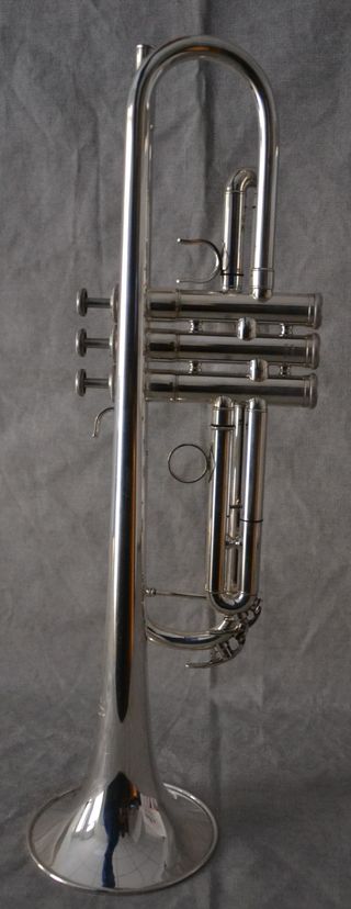 Trompeta Sib Yamaha 6345G en perfecto estado.