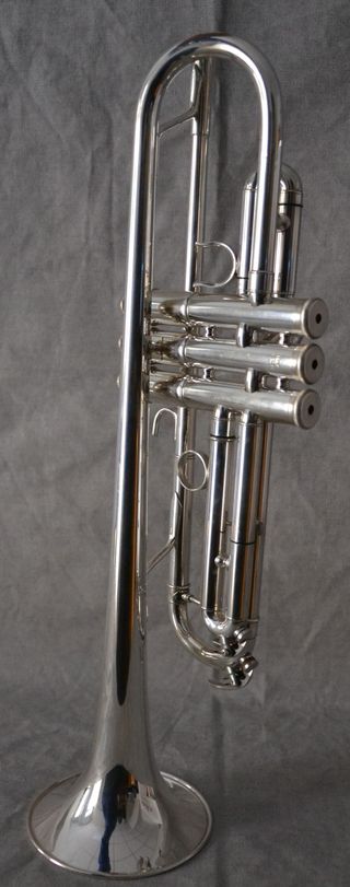 Trompeta Sib Yamaha 6345G en perfecto estado.