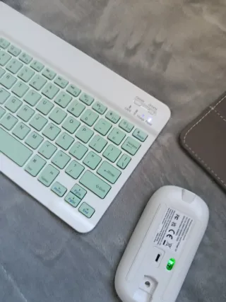 Tablet P70max con Teclado y Ratón