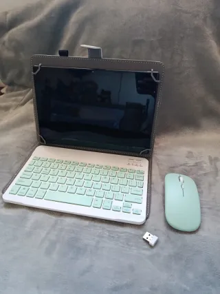 Tablet P70max con Teclado y Ratón