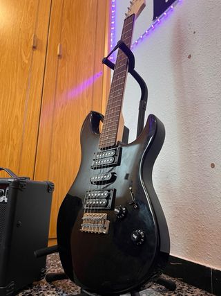 Guitarra eléctrica Yamaha + ampli + pack completo