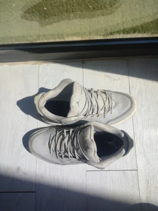 Jordan Zapatillas Gris y Blanco