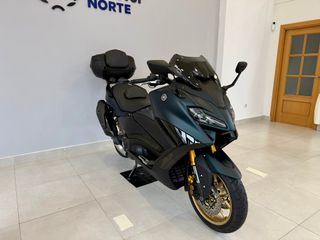 Yamaha TMAX Tech MAX