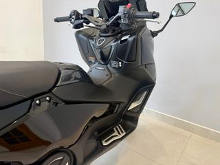 Yamaha TMAX Tech MAX