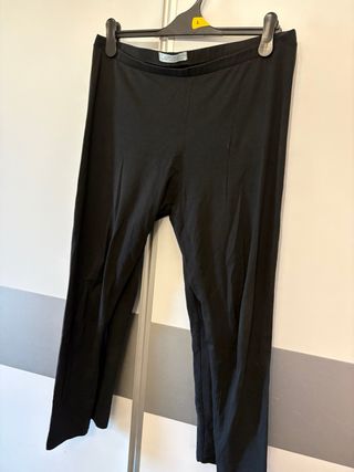 Lote 2: Leggings + Minifalda Negra