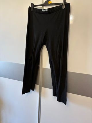 Lote 2: Leggings + Minifalda Negra