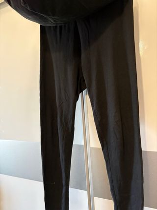 Lote 2: Leggings + Minifalda Negra