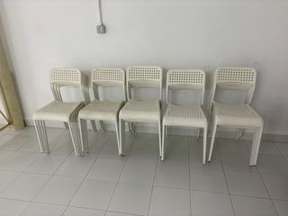 Sillas de plástico infantiles (varios colores)