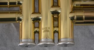 Trompeta Yamaha 4335G Sib Lacada