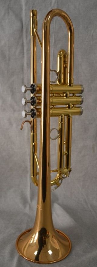 Trompeta Yamaha 4335G Sib Lacada