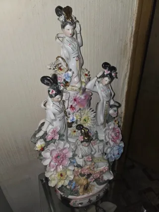 porcelana con figuras diosas chinas