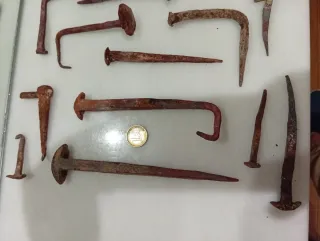 18 clavos antiguos de hierro