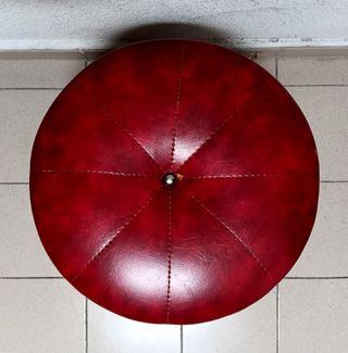 Antiguo PUFF Vintage con TAPA color ROJO - MADRID