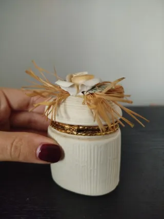 Scatolina portagioie vintage in ceramica