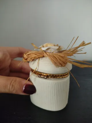 Scatolina portagioie vintage in ceramica