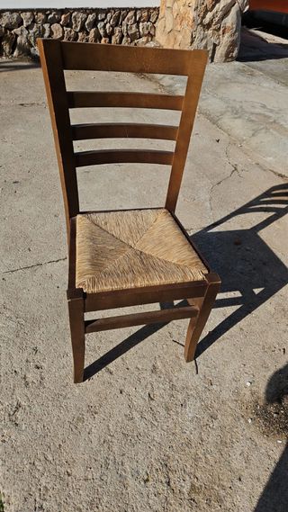 Sedie in legno impilabili