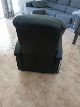 Sillón reclinable eléctrico negro