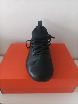 Botas Fútbol Nike AG Plate Talla 32.5 Nuevas
