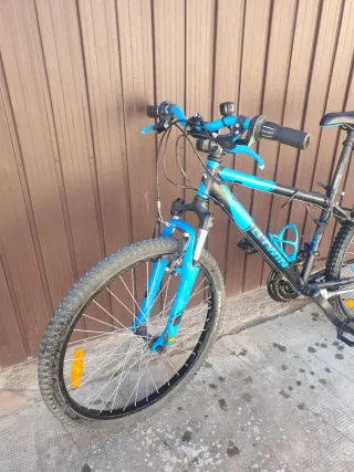 Bicicleta Rockrider Azul y Negra