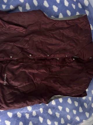 Chaleco reversible gris y rojo