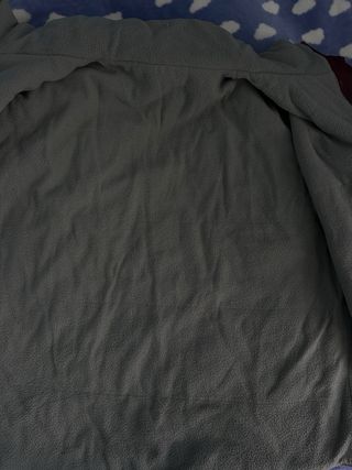 Chaleco reversible gris y rojo