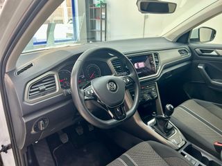 Volkswagen T-Roc Advance 2020