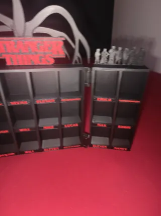 Espositore Stranger Things Personaggi