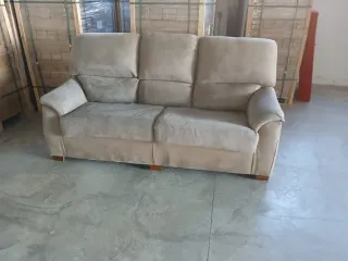 Sofá de 3 plazas en ante beige