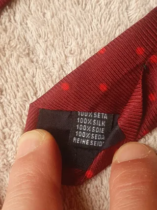 Cravatta Vinci bordeaux con tulipani rossi