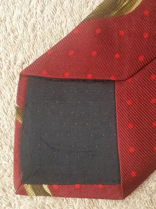 Cravatta Vinci bordeaux con tulipani rossi