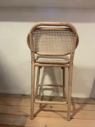 Taburetes Kave Home Madera Beige