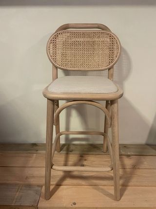 Taburetes Kave Home Madera Beige