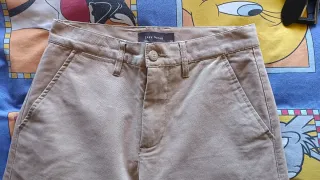 Pantalones chinos beige hombre