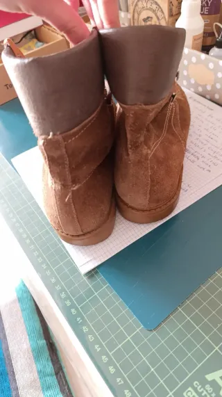 Botas de ante marrones