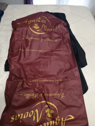 Traje de Novio Negro chaqué y Chaleco Plateado