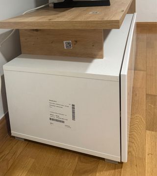 Mueble TV madera y blanco con cristal