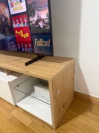 Mueble TV madera y blanco con cristal