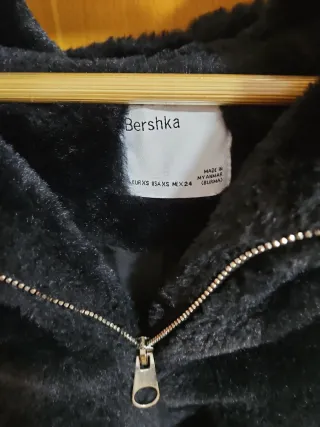 Chaqueta pelo Bershka negra