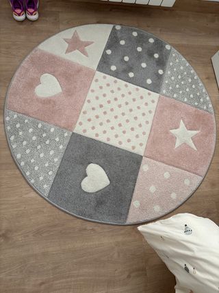 Alfombra infantil redonda estrellas y corazones