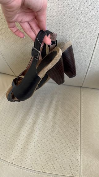 Sandalias de piel negras