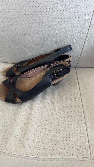 Sandalias de piel negras