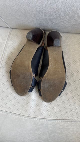 Sandalias de piel negras