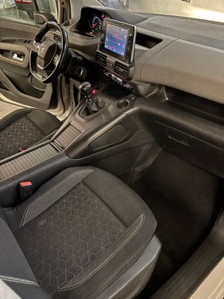 Peugeot Rifter1.5 HDi 130 c.v 5 puertas