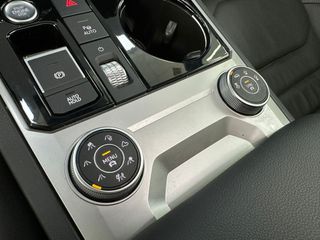 VOLKSWAGEN Touareg RLine 3.0 V6 TDI 210kW Tip 4M