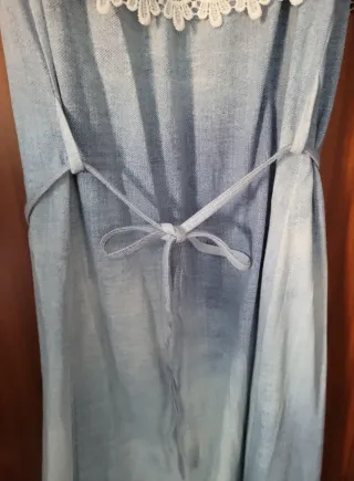 VESTIDO CON CUELLO DE BARCO.