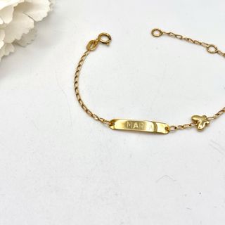 Pulsera de oro 18kt con nombre y mariposa