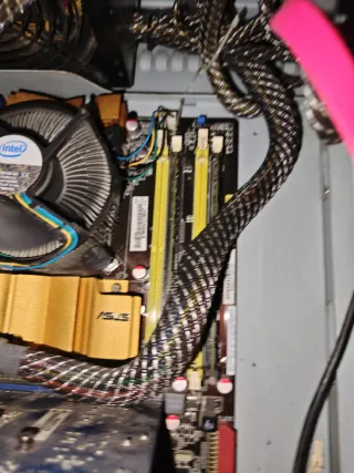 Torre Ordenador Negra