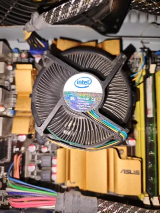 Torre Ordenador Negra