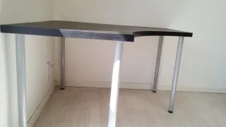 Mesa esquinera negra Ikea